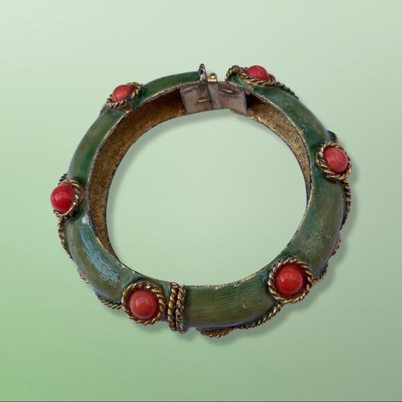 KJL Coral Glass & Green Enamel Mongul Clamper Bracelet c. 1960’s - Picture 7 of 7